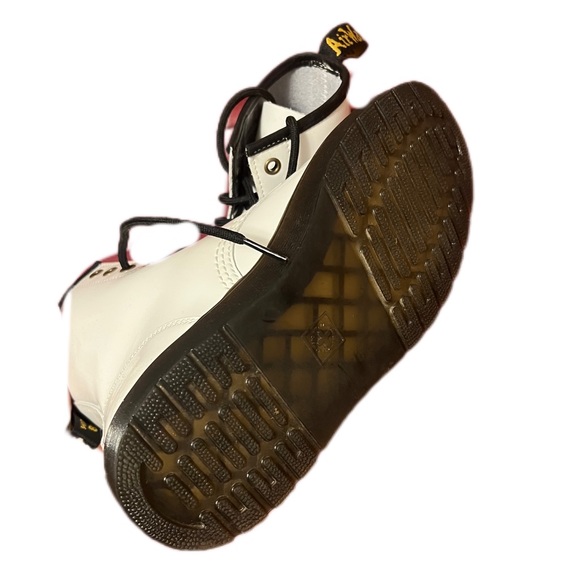 Dr. Martens - Picture 3 of 4